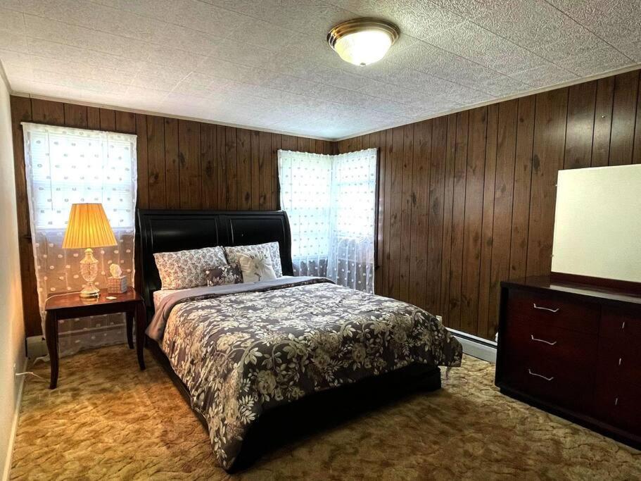 Entire Home In Buffalo - 6 Guests 3 Bedroom 1 Bath - Convenient Location - 25Min To Niagara Falls Экстерьер фото